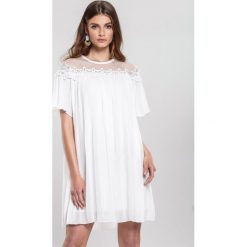 Biała Sukienka Bergendal. Białe sukienki damskie other, s, bez wzorów, z koronki, eleganckie, z klasycznym kołnierzykiem, bez rękawów, mini. Za 89,99 zł.