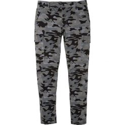 Spodnie bojówki ze stretchem Slim Fit Straight bonprix czarny moro. Czarne spodnie męskie bonprix, m, moro. Za 129,99 zł.