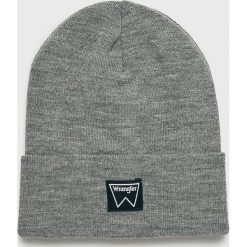 Wrangler - Czapka. Szare czapki męskie marki Wrangler, na zimę, z dzianiny. W wyprzedaży za 54,90 zł.