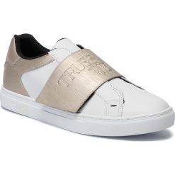 Sneakersy TRUSSARDI JEANS - 79A00457 W621. Żółte półbuty damskie Trussardi Jeans, na co dzień, bez wzorów, z jeansu, bez obcasa, bez zapięcia. Za 469,00 zł.