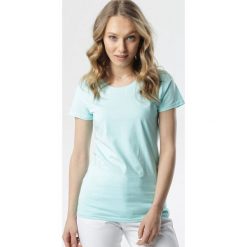 Jasnoniebieski T-shirt Velma. Niebieskie bluzki damskie Born2be, s, z aplikacjami, z jeansu, klasyczne, z okrągłym kołnierzem. Za 39,99 zł.