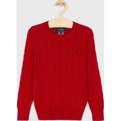 Polo Ralph Lauren - Sweter dziecięcy 134 - 176 cm. Czerwone swetry chłopięce Polo Ralph Lauren, bez wzorów, z bawełny, z okrągłym kołnierzem. W wyprzedaży za 329,90 zł.