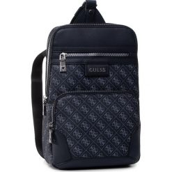 Plecak GUESS - Dan Logo (4G Print) HMDANL P0306 BLA. Czarne torby męskie skórzane Guess, z aplikacjami, ze skóry ekologicznej, sportowe. Za 449,00 zł.