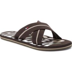 Klapki męskie: Klapki TOMMY HILFIGER – Bold Hilfiger Cross Beach Sandal FM0FM01377 Coffee Bean 212
