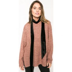 Medicine - Sweter Back to Nature. Różowe bez kategorii MEDICINE, s, z bawełny, z okrągłym kołnierzem. W wyprzedaży za 59,90 zł.