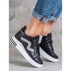 Buty sportowe z ukrytĄ koturna. Buty sportowe damskie SHELOVET, bez wzorów, ze skóry ekologicznej, sportowe. Za 107,90 zł.