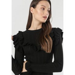 Czarny Sweter Himenohre. Czarne swetry damskie Born2be, s, bez wzorów, bez rękawów, bez kaptura. Za 109,99 zł.