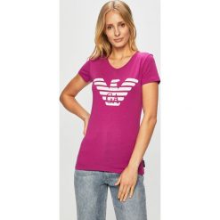 Emporio Armani - Top. Fioletowe topy damskie Emporio Armani, s, z nadrukiem, z elastanu, bez kołnierzyka. W wyprzedaży za 119,90 zł.