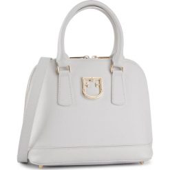 Torebka FURLA - Fantastica 1023633 B BWQ7 Q26 Chalk. Białe torebki klasyczne damskie Furla, bez wzorów, ze skóry, klasyczne, na ramię, bez dodatków. Za 1610,00 zł.