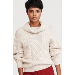 Sweter z szerokim golfem - Kremowy. Białe swetry damskie Reserved, s, bez wzorów, bez rękawów, bez kaptura. W wyprzedaży za 79,99 zł.