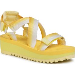 Sandały TOMMY JEANS - Degrade Tape Flatform Sandal EN0EN00928 Lemon Chiffon ZIF. Żółte klapki damskie Tommy Jeans, bez wzorów, z jeansu, bez obcasa. Za 299,00 zł.
