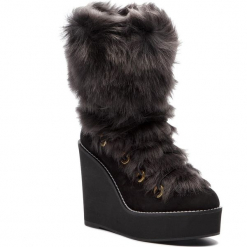 Kozaki STUART WEITZMAN - Nikita YL96050 Black Helsinki. Czarne kozaki damskie Stuart Weitzman, ze skóry, przed kolano, na wysokim obcasie, bez zapięcia. W wyprzedaży za 2079,00 zł.