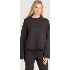 BLUZA EMPORIO ARMANI. Czarne bluzy damskie z haftami, z materiału. Za 491,40 zł.