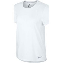 Nike W Run Top SS Tee 890353-100. Białe topy damskie Nike, xs, bez wzorów, z poliesteru, bez kołnierzyka. W wyprzedaży za 79,99 zł.
