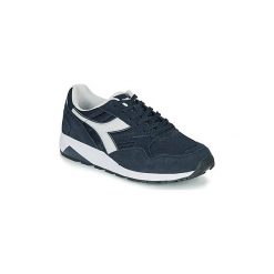 Buty Diadora N902 S. Niebieskie trampki męskie Diadora, bez wzorów, bez zapięcia. Za 449,00 zł.