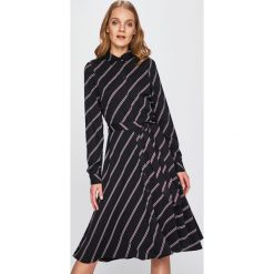 Vero Moda - Sukienka. Czarne sukienki damskie Vero Moda, na co dzień, s, bez wzorów, z wiskozy, casualowe, bez kołnierzyka, z długim rękawem, długie, midi, rozkloszowane. W wyprzedaży za 129,90 zł.