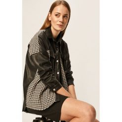 Answear - Kurtka. Czarne kurtki damskie ANSWEAR, s, bez wzorów, z elastanu, krótkie. W wyprzedaży za 129,90 zł.