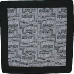 Styliwa Poszetka Męska CHATTIER - Paris, Jean-Louis Scherrer, Napisy, Szara POSZCH0247. Szare poszetki męskie Chattier, z napisami, z materiału, eleganckie. Za 27,00 zł.