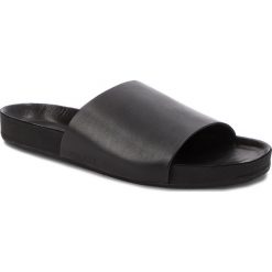 Klapki VAGABOND - Funk 4590-001-20 Black. Czarne chodaki męskie Vagabond, ze skóry. W wyprzedaży za 219,00 zł.