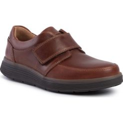 Półbuty CLARKS - Un Abode Strap 261369877 Dark Tan Lea. Pomarańczowe półbuty męskie Clarks, na co dzień, bez wzorów, ze skóry, bez zapięcia. Za 469,00 zł.
