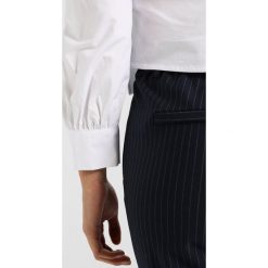 Bluzki damskie: Lost Ink Petite BOW HEM Bluzka white