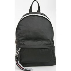 Tommy Hilfiger - Plecak. Czarne plecaki damskie TOMMY HILFIGER, z poliesteru. Za 399,90 zł.