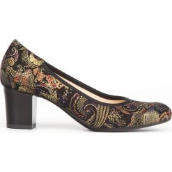 Czółenka na 5 cm słupku - skóra naturalna - model 1252 - kolor złota mozaika. Żółte czółenka damskie Zapato, bez wzorów, ze skóry, bez obcasa, na słupku. W wyprzedaży za 255,20 zł.