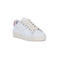 Buty Diadora 8007 MARTIN PREMIUM. Białe trampki i tenisówki damskie Diadora, bez wzorów, bez zapięcia. Za 378,34 zł.
