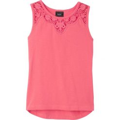 Top z koronką bonprix koralowy. Różowe bluzki dziewczęce bonprix, w koronkowe wzory, z koronki, bez kołnierzyka, bez rękawów, bez kaptura. Za 34,99 zł.