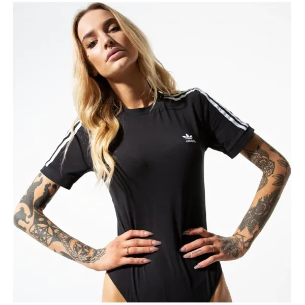 Adidas Koszulka Ss Ss Body , czarny, rozmiar M. Czarne koszulki damskie Adidas, s, w paski, z bawełny, klasyczne, z klasycznym kołnierzykiem. Za 169,99 zł.
