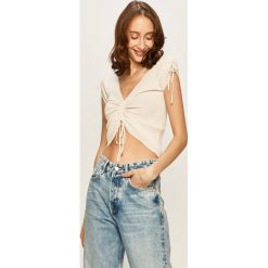 Pepe Jeans - T-shirt Sonia x Dua Lipa. Pomarańczowe bluzki damskie Pepe Jeans, s, bez wzorów, z wiskozy, casualowe, bez kołnierzyka. W wyprzedaży za 159,90 zł.