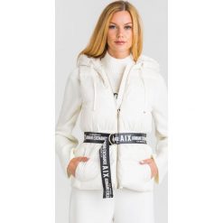 KAMIZELKA PUCHOWA Armani Exchange. Białe kamizelki damskie Armani Exchange, s, w paski, z puchu, z kapturem. Za 1019,00 zł.