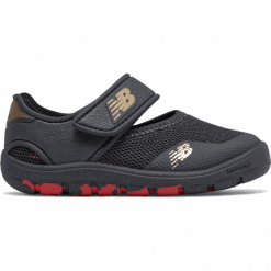 New BalanceK IO208CG2. Sandały chłopięce New Balance, z gumy. Za 129,99 zł.