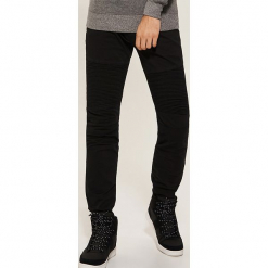 Spodnie skinny - Czarny. Czarne rurki męskie House. Za 119,99 zł.