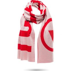 SZAL ICE PLAY Z CZERWONYM NAPISEM. Czerwone szaliki damskie Ice Play, z napisami, klasyczne. Za 349,00 zł.