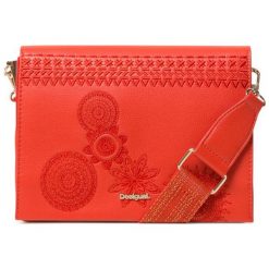Desigual Czerwona Torebka Crossbody Bols Dark Amber Imperia. Czerwone torebki klasyczne damskie marki Desigual, bez wzorów, eleganckie, bez dodatków. Za 249,00 zł.