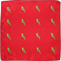 Czerwona Elegancka Poszetka Męska -ALTIES- w Zielone Papugi, Motyw Zwierzęcy POSZALTS0327. Czerwone poszetki męskie Alties, eleganckie. Za 27,00 zł.