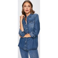 Wrangler - Koszula. Niebieskie koszule damskie marki Wrangler, s, z bawełny, klasyczne, z klasycznym kołnierzykiem, z długim rękawem. Za 279,90 zł.