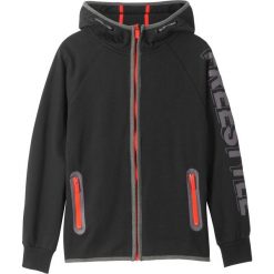 Bluza rozpinana z kapturem bonprix czarny. Czarne bluzy chłopięce bonprix, z nadrukiem, bez rękawów, z kapturem. Za 89,99 zł.