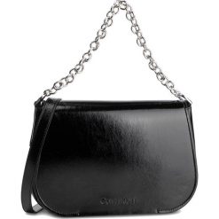 Torebka CALVIN KLEIN - Dressed Up Satchel K60K605034 001. Czarne torebki klasyczne damskie Calvin Klein, bez wzorów, ze skóry ekologicznej, eleganckie, bez dodatków. W wyprzedaży za 419,00 zł.