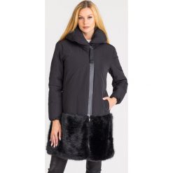 PŁASZCZ EMPORIO ARMANI. Czarne kurtki damskie z haftami. Za 1589,40 zł.