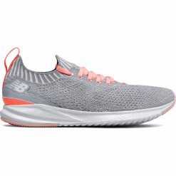 New Balance WPROKRG1. Buty sportowe damskie New Balance, bez wzorów, tenisowe. Za 279,99 zł.