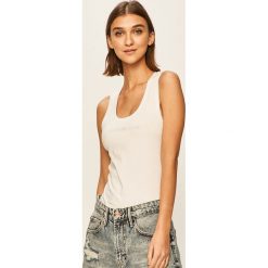 Emporio Armani - Top. Czarne bluzki damskie Emporio Armani, s, z aplikacjami, z elastanu, casualowe, z okrągłym kołnierzem, bez rękawów. Za 219,90 zł.