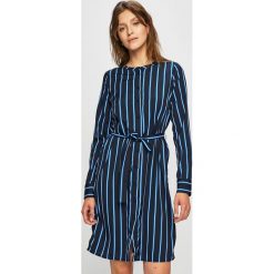 Vero Moda - Sukienka. Niebieskie sukienki damskie Vero Moda, na co dzień, s, bez wzorów, z poliesteru, casualowe, z okrągłym kołnierzem, z długim rękawem, długie, mini, proste. W wyprzedaży za 69,90 zł.