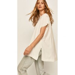 Answear - T-shirt Answear Lab. Białe bluzki damskie ANSWEAR, s, bez wzorów, z bawełny, casualowe, z okrągłym kołnierzem, z krótkim rękawem. Za 59,90 zł.