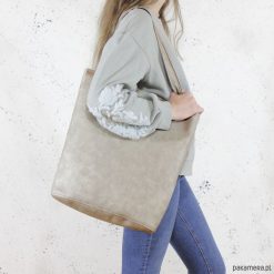 Shopper XL torba beżowa codzienna na zamek. Brązowe torby damskie na zakupy marki Pakamera, bez wzorów, na ramię, bez dodatków. Za 155,00 zł.