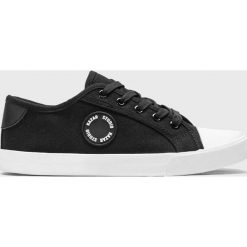 Kazar Studio - Tenisówki. Czarne trampki i tenisówki damskie Kazar Studio, bez wzorów, z gumy, na sznurówki. Za 159,90 zł.
