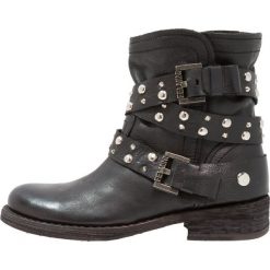 Felmini HARDY Botki kowbojki i motocyklowe targof black. Czarne botki damskie marki Felmini, ze skóry, bez obcasa, bez zapięcia. Za 949,00 zł.