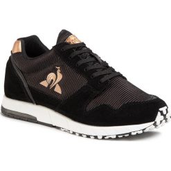 Sneakersy LE COQ SPORTIF - Jazy W Metallic 2010258 Black. Czarne półbuty damskie le coq sportif, na co dzień, bez wzorów, ze skóry, bez obcasa, na płaskiej podeszwie, bez zapięcia. Za 349,00 zł.