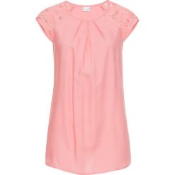 Top bonprix bladoróżowy. Czerwone topy damskie bonprix, w koronkowe wzory, z koronki. Za 54,99 zł.